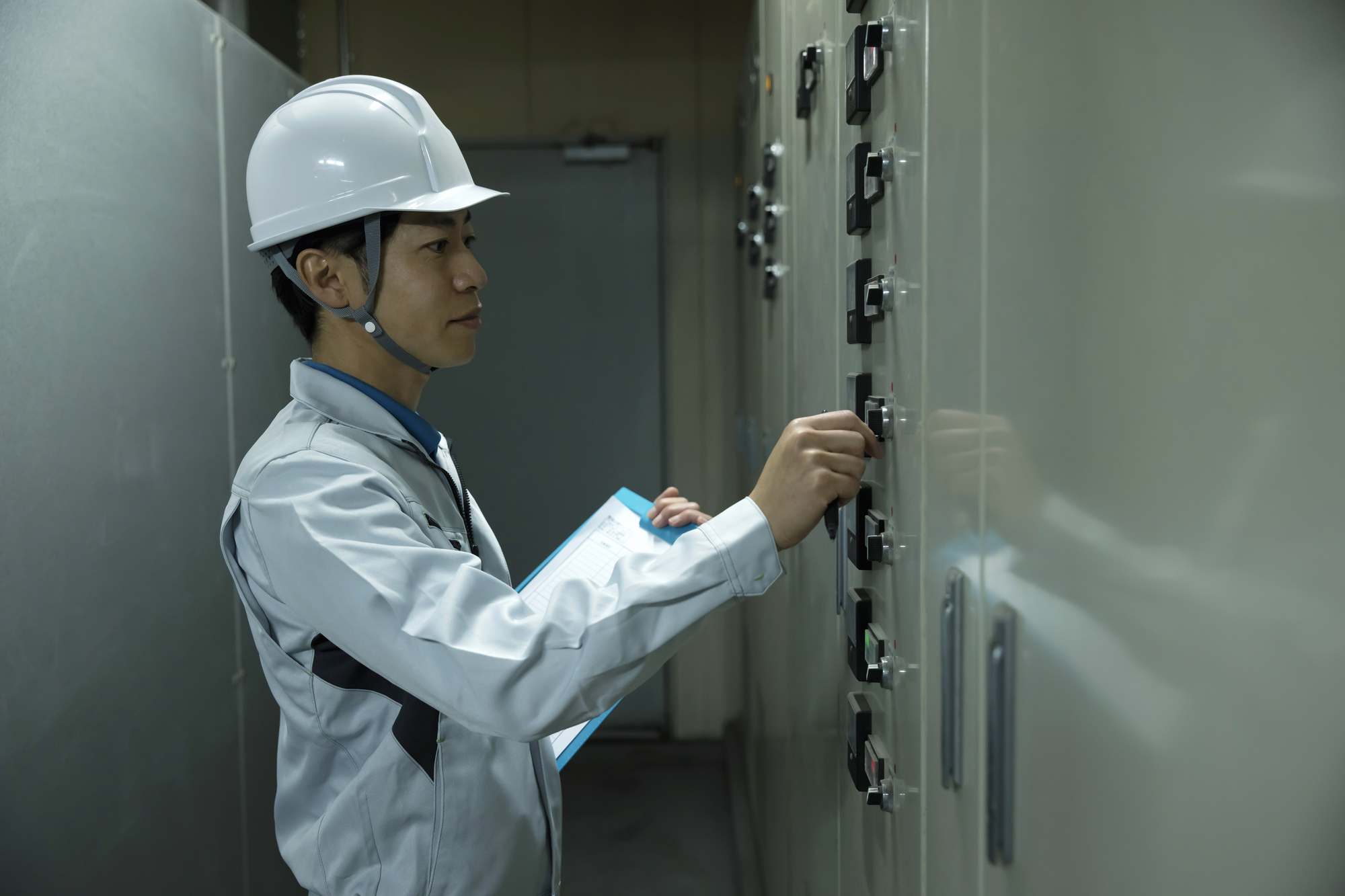 設備管理／時給1200円〜／日勤のみ／大府市役所／年齢不問・経験不問