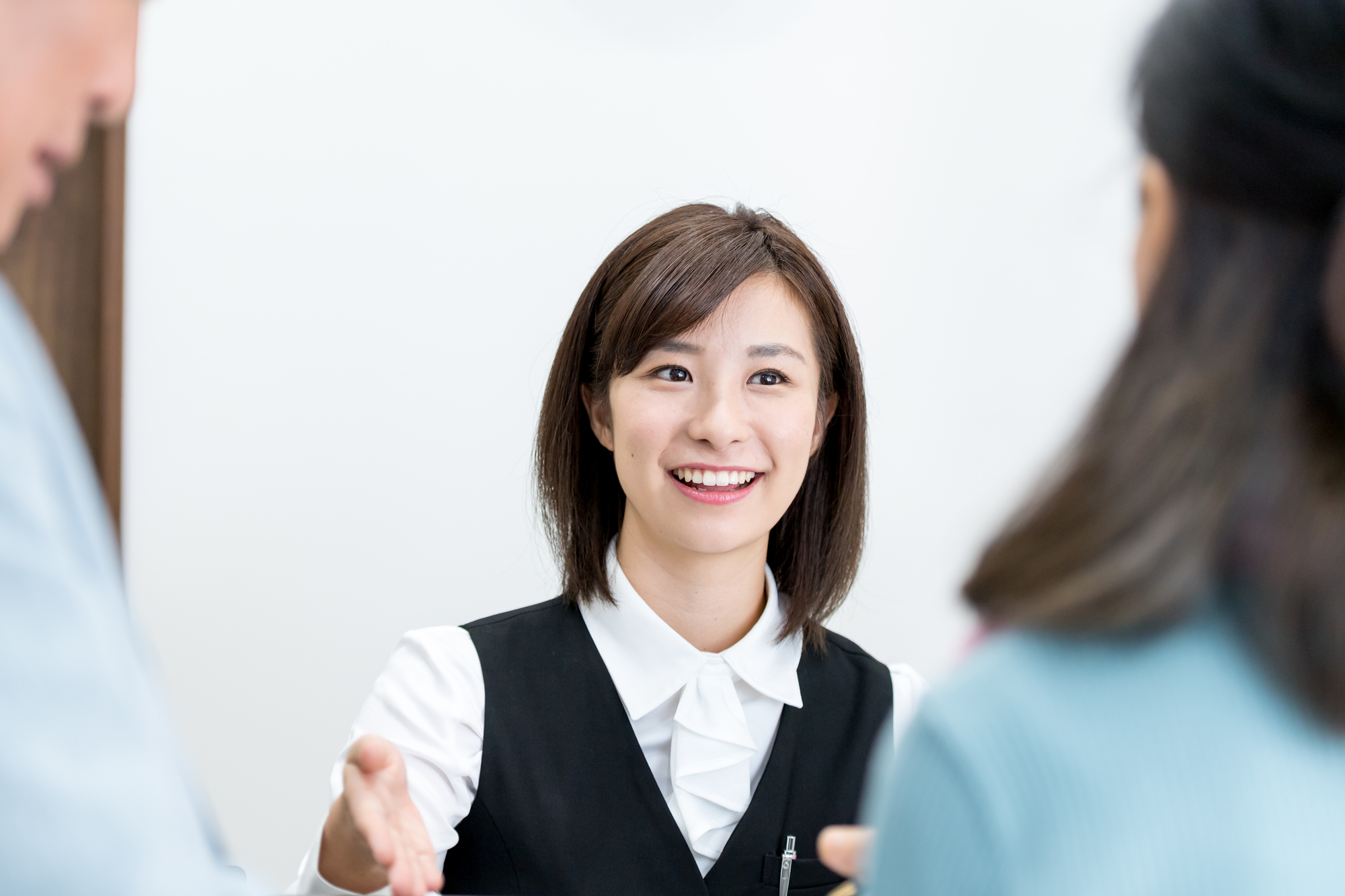 ゴルフ場の受付事務・レストランスタッフ／経験者歓迎／時間・日数柔軟対応