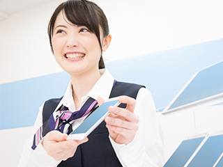名古屋航空旅客サービス株式会社/旅行出発案内カウンターでの受付/WiFiルーターレンタル業務
