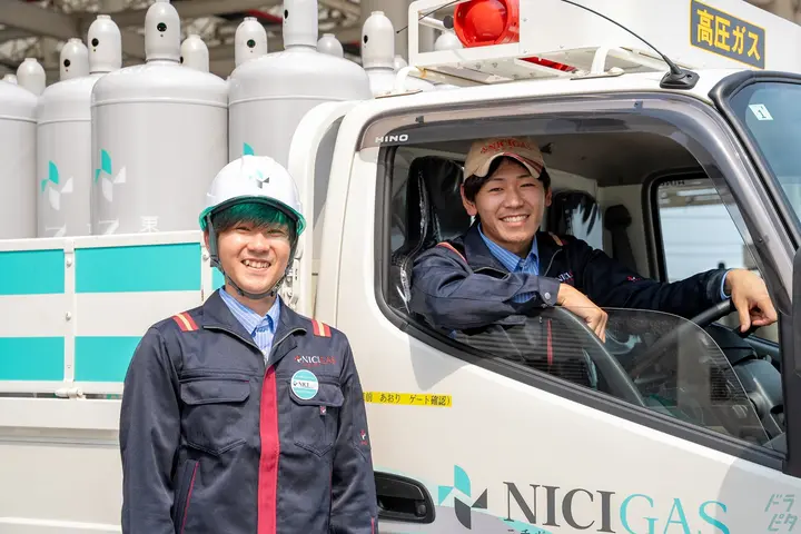 小型トラックドライバー／未経験歓迎／高収入／自由な働き方／資格取得支援