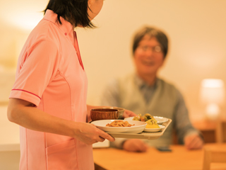 入社祝い金20,000円支給！夕方からの準夜勤で効率よく稼げる病...