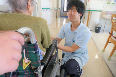 【夜勤専従介護スタッフ】実務未経験者やブランクのある方歓迎！夜勤...