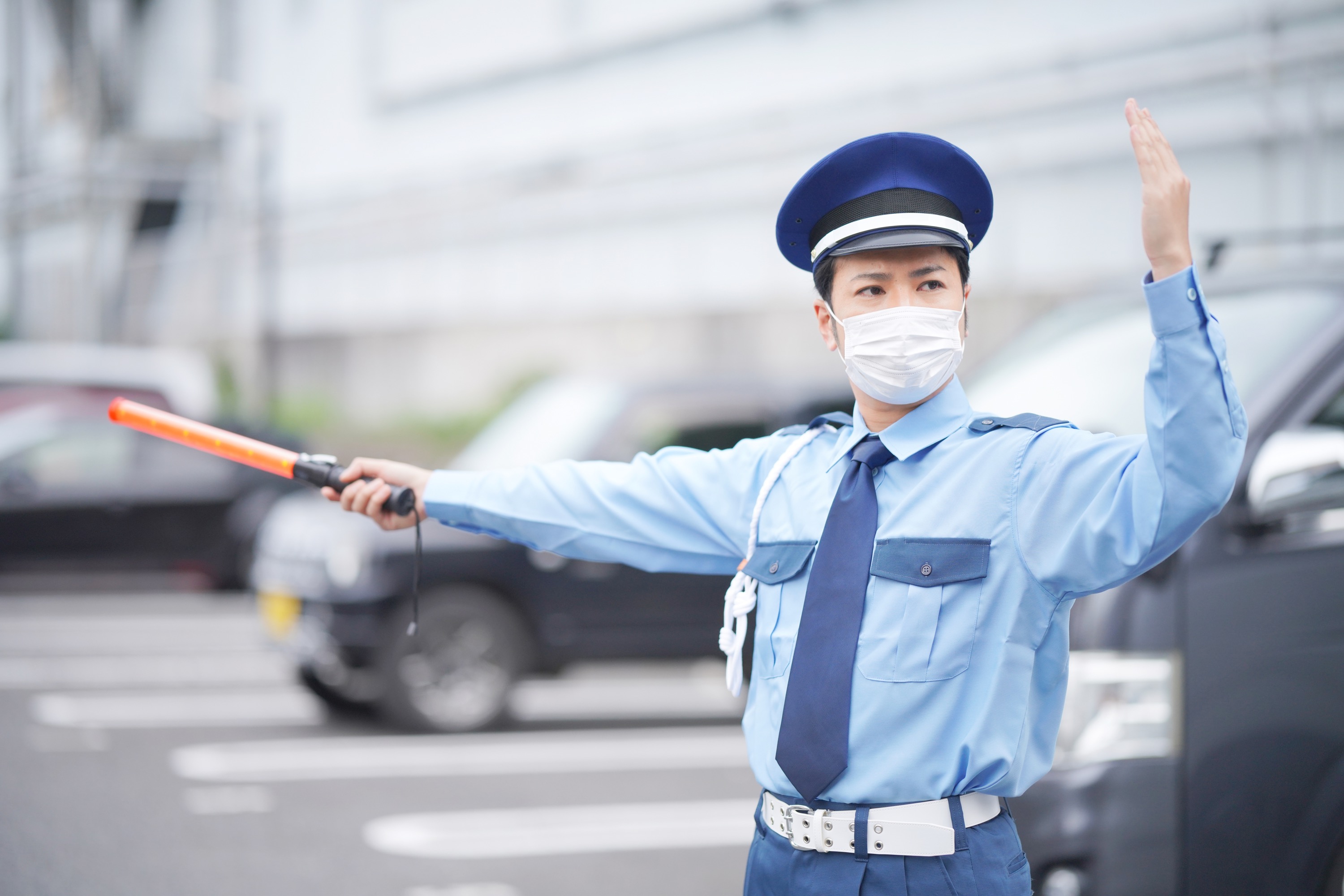未経験歓迎！葬儀会館での駐車場警備／スキマバイト／交通費全額支給