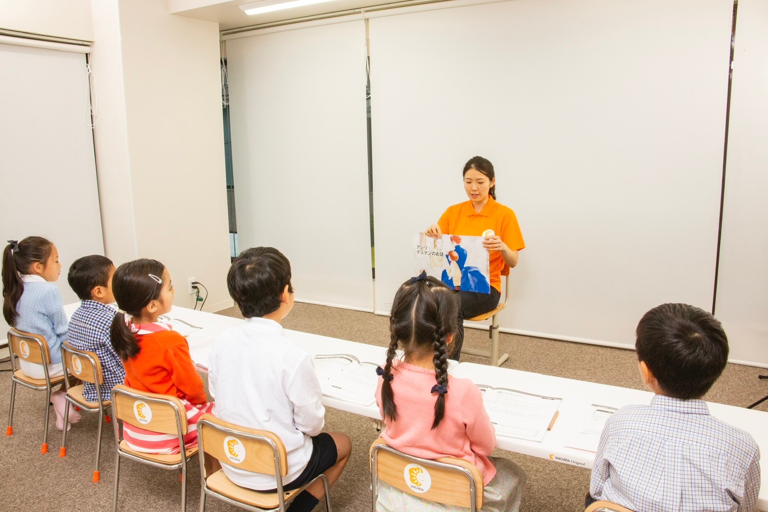 幼児教室の時短講師／レッスン中は時給1,500円〜／40代50代活躍中