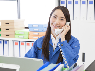 事務員さん／家庭都合のお休みOK／主婦活躍中／築4年のキレイな支店